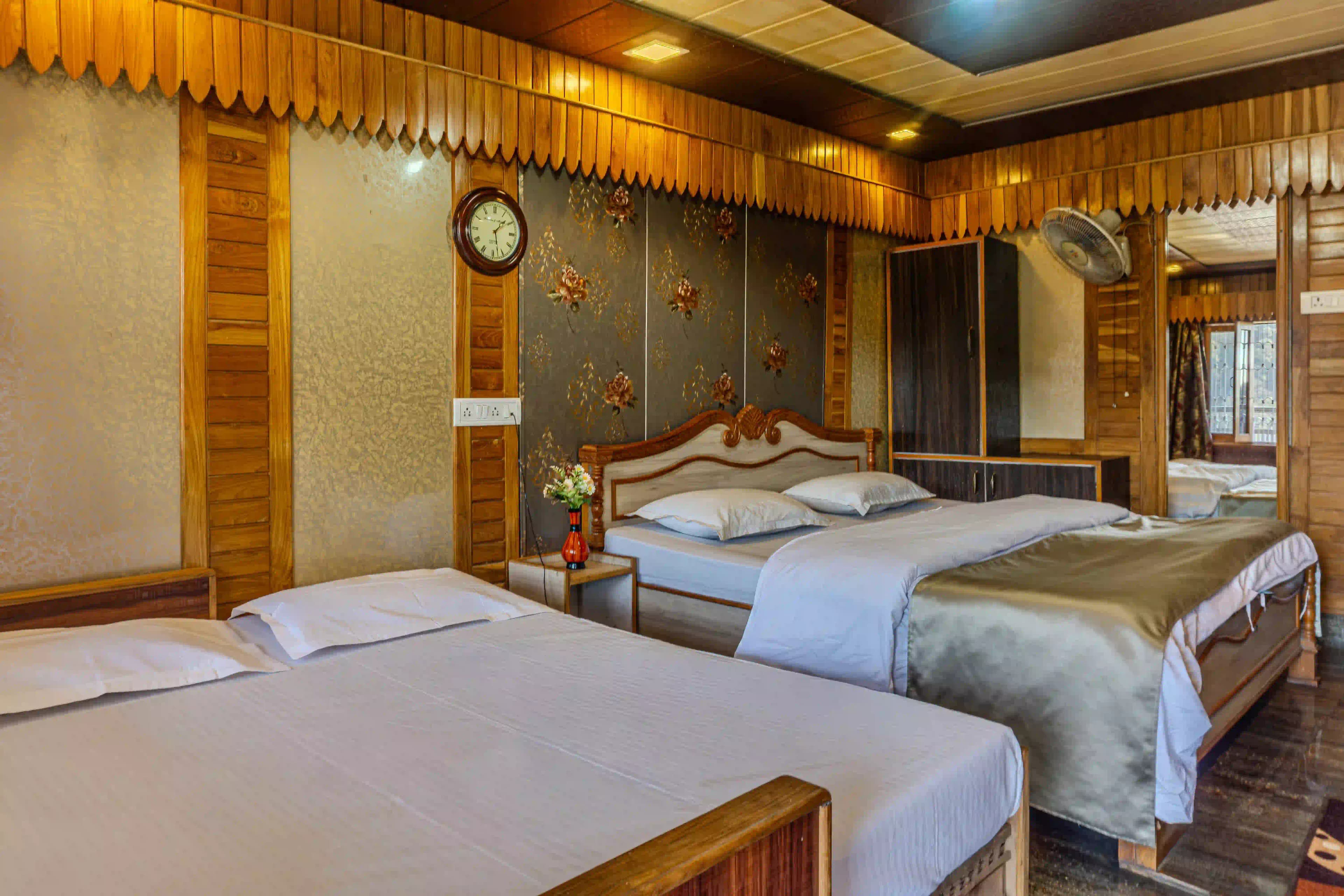 Scenic Balcony and Mountain View at Hotel Vikrant